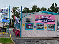 Oink's Dutch Treat inside