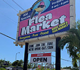 Flamingo Island Flea Market outside