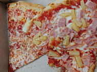 Leo's Pizzeria food