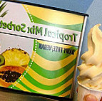 U-swirl Frozen Yogurt food