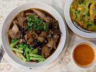 Chew Zhao Loh Mei food