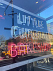 Little Cupcake Bakeshop outside