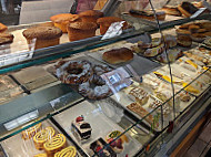 Dulce's Bakery food