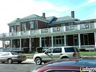 The Benton Club outside