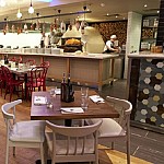 Zizzi - Manchester Trafford Centre people