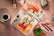 Le Comptoir Du Sushi food