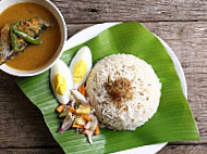 Anuar Nasi Dagang Kacang Pool food