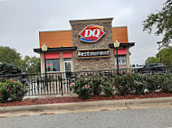 Dairy Queen outside