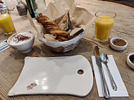 Le Pain Quotidien food