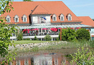 Landgasthof Gut Deutenhof outside