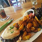 Logan`s Irish Pub food