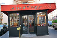 La Maree Passy outside