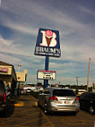 Braum's Ice Cream Dairy Store outside