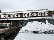 Howards Bbq Catering outside