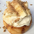 Cinnaholic food