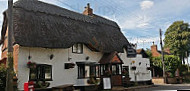 The Old Thatched Inn outside