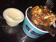 Cinnabon food