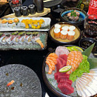 Komi Sushi food