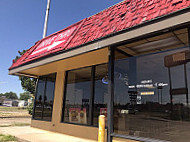 Sweet Glaze Donuts outside