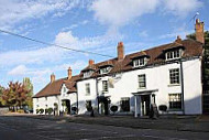 The Bulls Head Meriden Pub And Innkeeper's Lodge outside