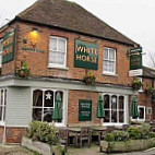 White Horse Pub Emmer Green outside