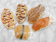 Chialee Bakery food