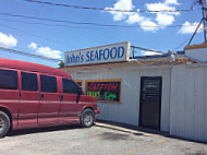 John's Seafood outside