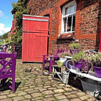 Lavender Barn Tea Room outside