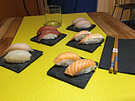 Le Comptoir Du Sushi food