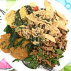 Muay And Joom Vegetarian food