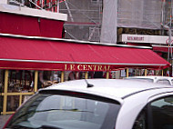 Le Central outside