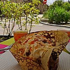 So' Crepes food