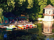 La Guinguette De Chartres outside