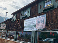 Twin Lakes Inn Saloon outside