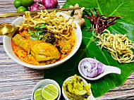 Khao Soi Perng Jai food