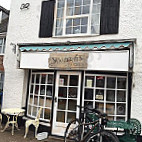 Susannah’s Tea Room outside