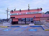 Tacos El Gordo outside