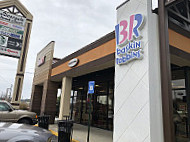 Baskin-robbins outside