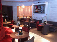 Eaton Square Bar inside