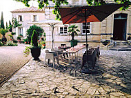 La Table Du Château inside