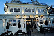 Anglers Walton On Thames inside