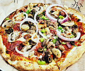 Mod Pizza food