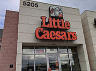 Little Caesars Pizza outside