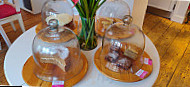 Beatons Tearooms Tisbury inside