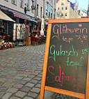 Fino im Nikolaiviertel outside