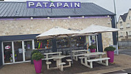 Patapain outside