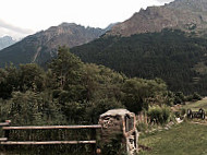 Auberge du Pont de l'Alp outside