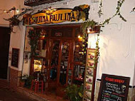 Esquina Paulina outside