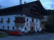 Gasthaus Rössl inside