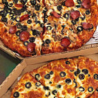 Round Table Pizza food